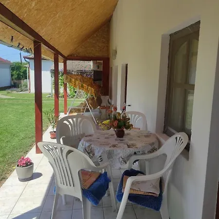 Bb House Apartmán *
